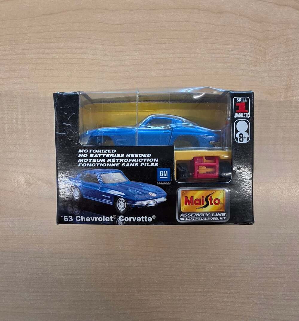 Maisto 63 Chevrolet Corvette Assembly Line Die Cast Metal Model Kit Blue